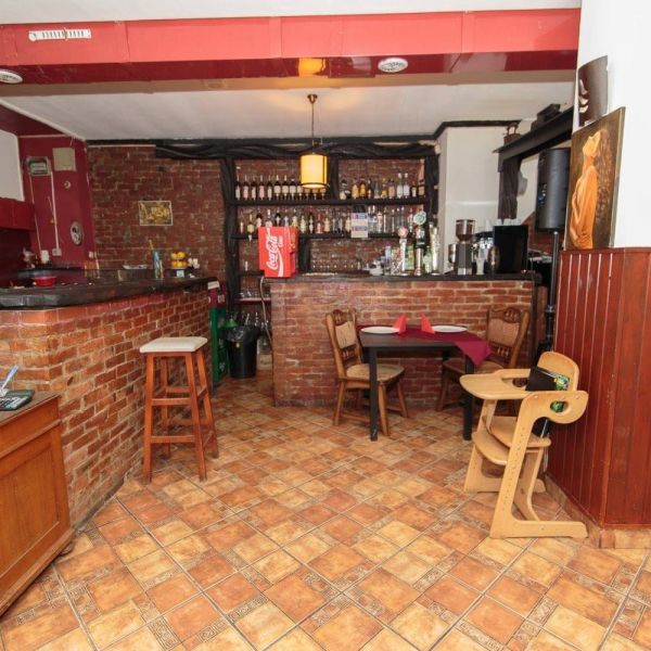 Image: photo-galleries/paul-select-interior-bar.jpg